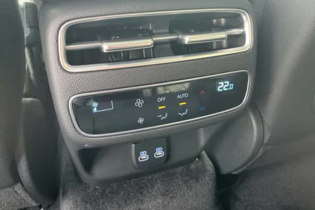 Genesis GV70 (2026) thumbnail 14