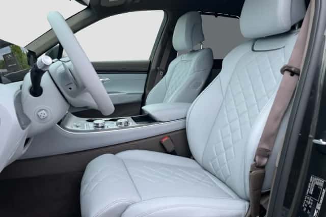 Genesis GV70 (2026) thumbnail 16