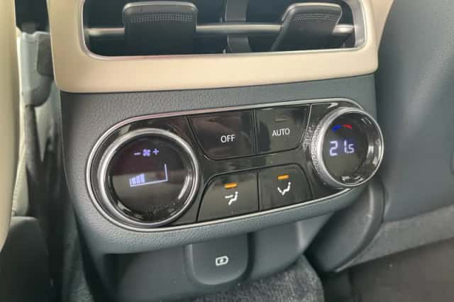 Genesis GV70 (2023) thumbnail 14