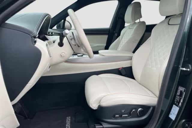 Genesis GV70 (2023) thumbnail 16