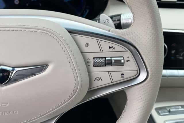 Genesis GV70 (2023) thumbnail 24