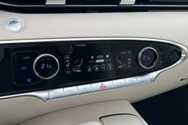Genesis GV70 (2023) thumbnail 28
