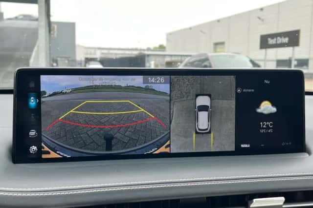 Genesis GV70 (2023) thumbnail 34