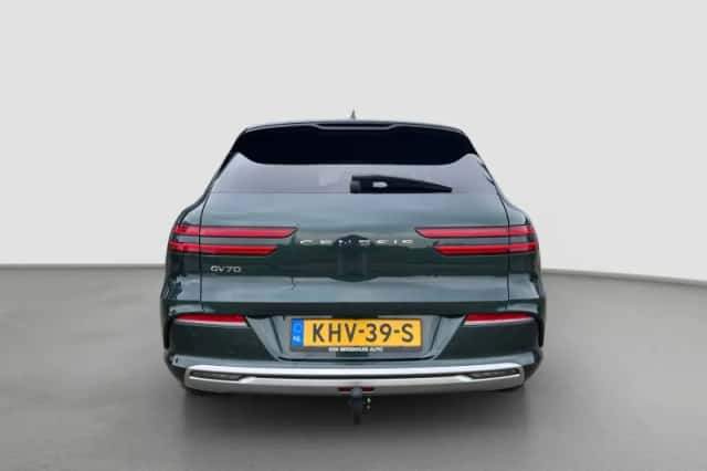 Genesis GV70 (2023) thumbnail 8