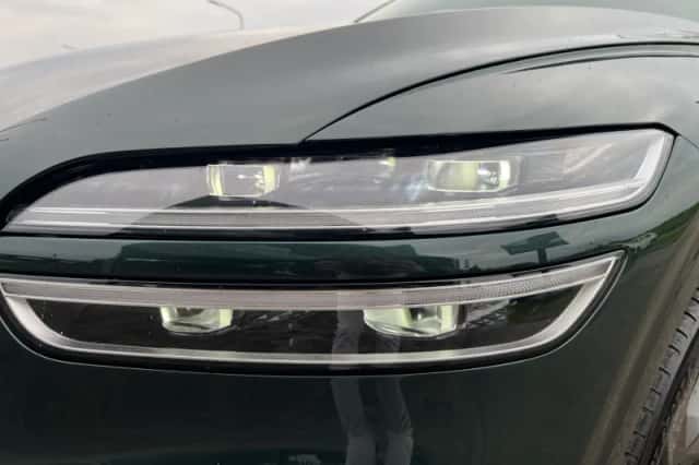 Genesis GV70 (2023) thumbnail 10