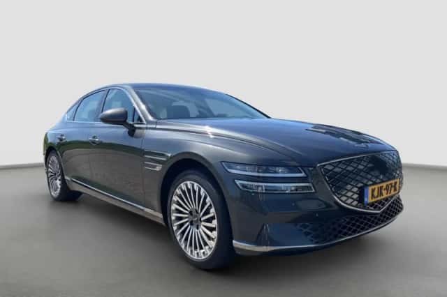 Genesis G80 (2022) thumbnail 2