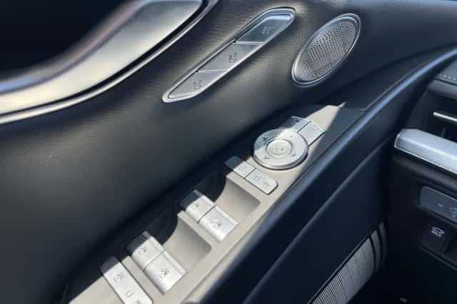 Genesis G80 (2022) thumbnail 19