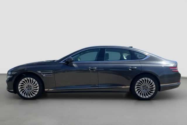 Genesis G80 (2022) thumbnail 3
