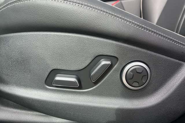 Genesis GV70 (2026) thumbnail 3