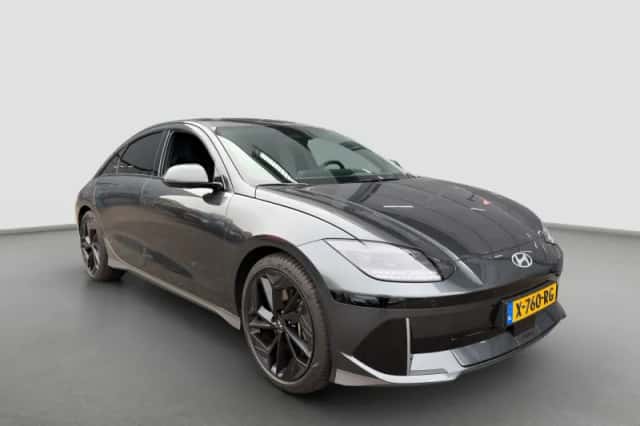 Hyundai Ioniq 6 (2024) thumbnail 2
