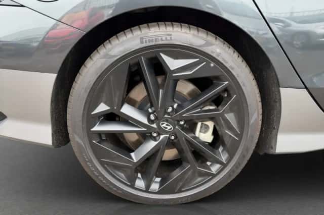 Hyundai Ioniq 6 (2024) thumbnail 11