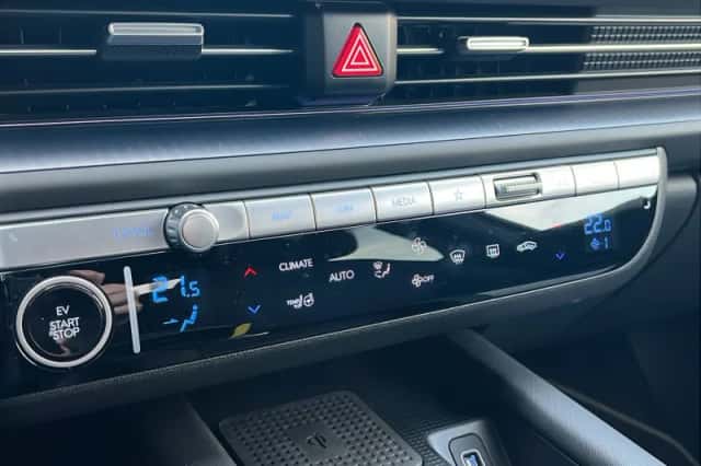 Hyundai Ioniq 6 (2024) thumbnail 25