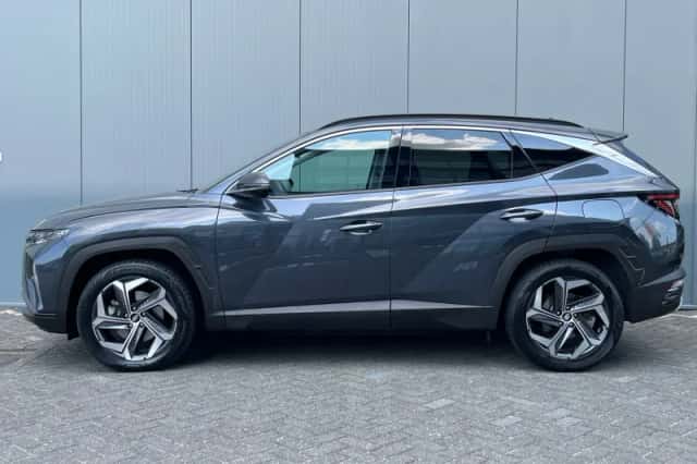 Hyundai Tucson (2023) thumbnail 2
