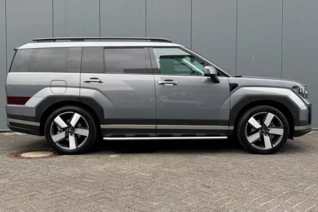 Hyundai Santa Fe (2025) thumbnail 3