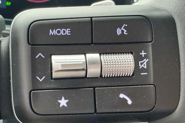 Hyundai Santa Fe (2025) thumbnail 31