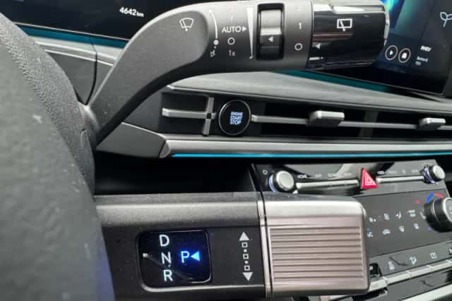 Hyundai Santa Fe (2025) thumbnail 32