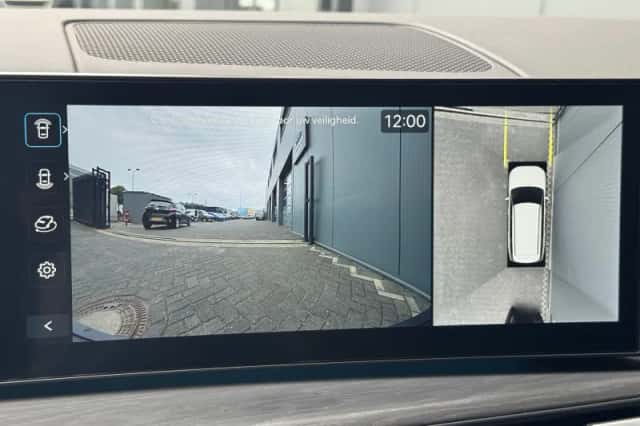 Hyundai Santa Fe (2025) thumbnail 37