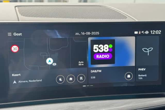 Hyundai Santa Fe (2025) thumbnail 38