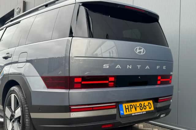 Hyundai Santa Fe (2025) thumbnail 9
