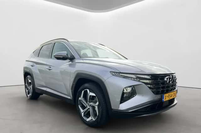 Hyundai Tucson (2023) thumbnail 2