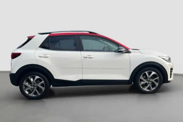 Kia Stonic (2022) thumbnail 4