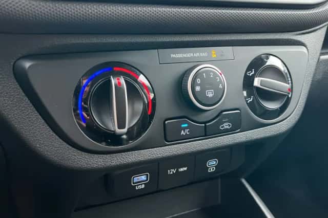 Hyundai i10 (2024) thumbnail 25
