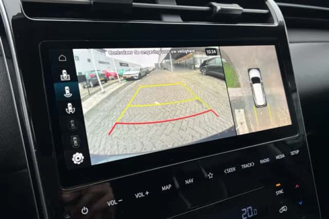 Hyundai Tucson (2022) thumbnail 23