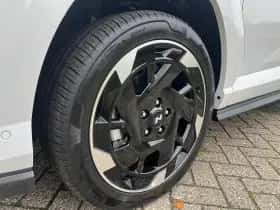 Hyundai Kona Electric (2025) thumbnail 9
