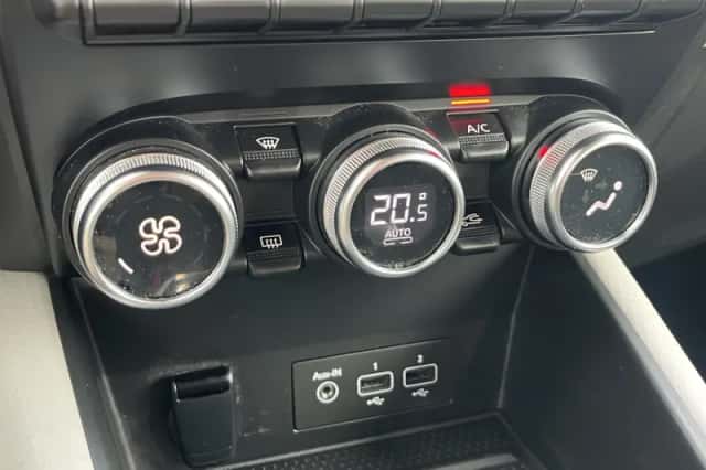 Renault Captur (2020) thumbnail 27