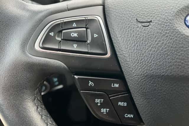 Ford Focus (2017) thumbnail 18