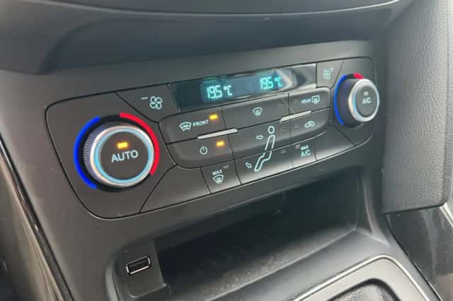 Ford Focus (2017) thumbnail 24