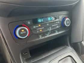 Ford Focus (2017) thumbnail 24
