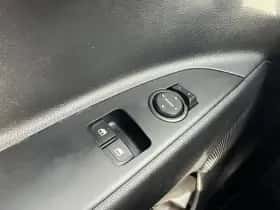 Kia Rio (2018) thumbnail 16