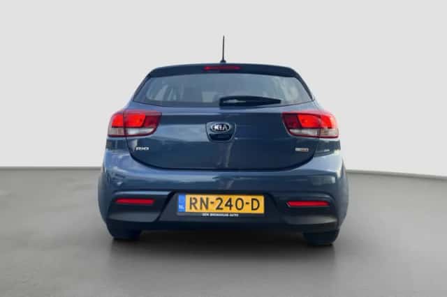 Kia Rio (2018) thumbnail 8