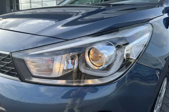 Kia Rio (2018) thumbnail 9