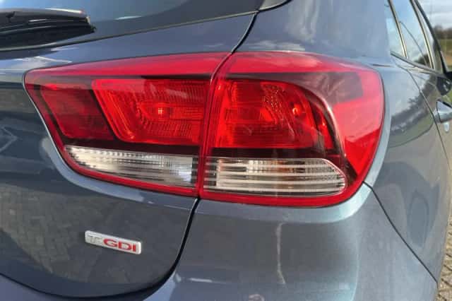 Kia Rio (2018) thumbnail 10
