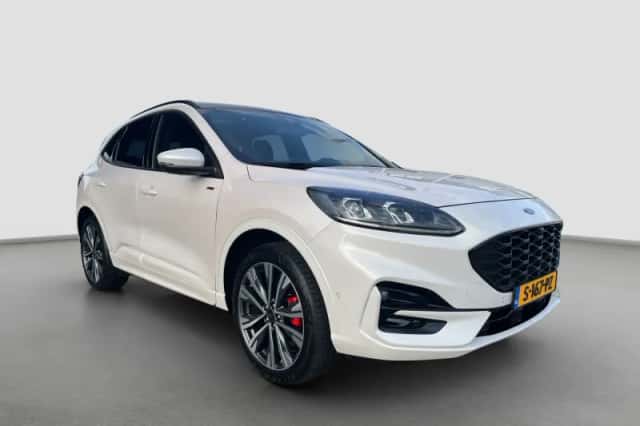 Ford Kuga (2023) thumbnail 2