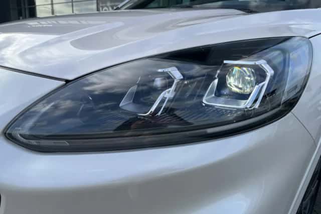 Ford Kuga (2023) thumbnail 11