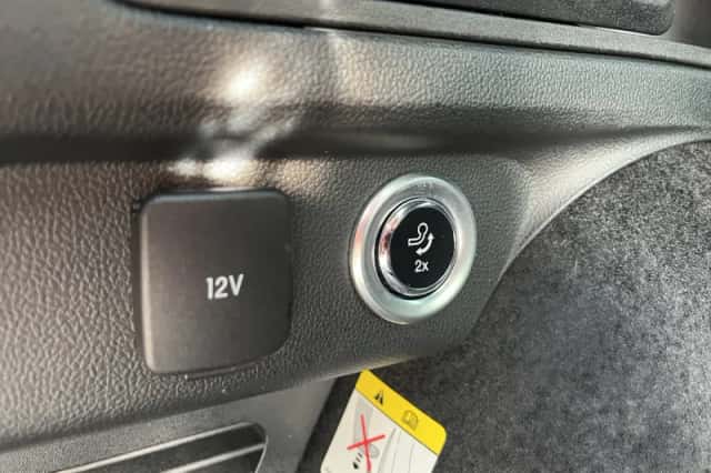 Ford Kuga (2023) thumbnail 13