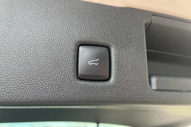 Ford Kuga (2023) thumbnail 14