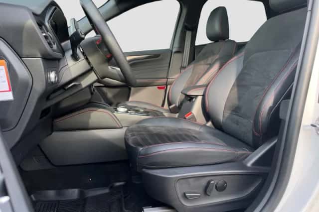 Ford Kuga (2023) thumbnail 17