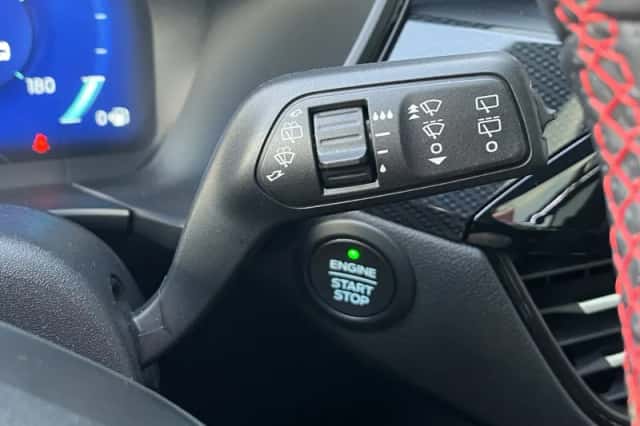 Ford Kuga (2023) thumbnail 25