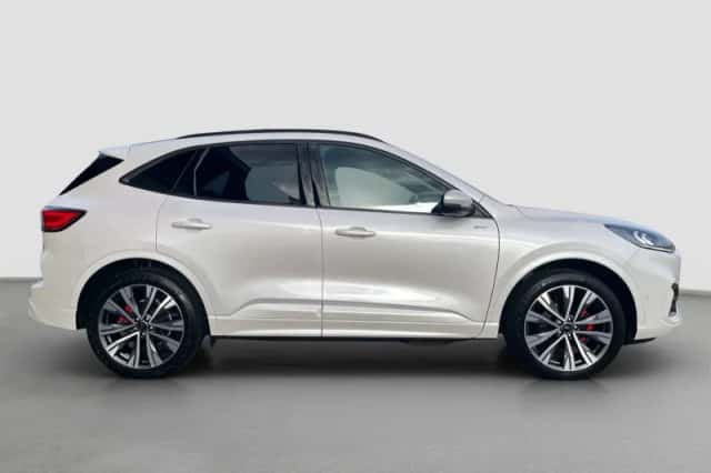 Ford Kuga (2023) thumbnail 4