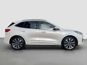 Ford Kuga (2023) thumbnail 4