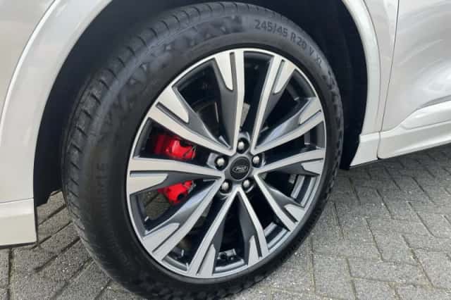 Ford Kuga (2023) thumbnail 9