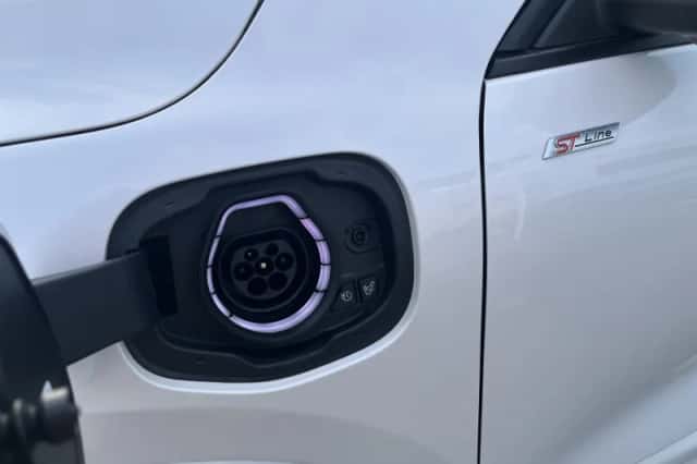 Ford Kuga (2023) thumbnail 10