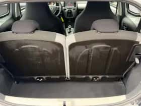 Toyota Aygo (2015) thumbnail 11