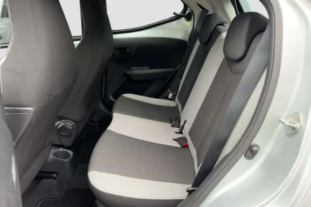 Toyota Aygo (2015) thumbnail 12