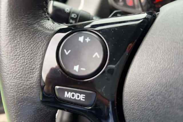 Toyota Aygo (2015) thumbnail 19