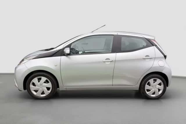 Toyota Aygo (2015) thumbnail 3